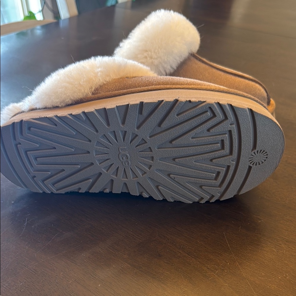UGG Tan and Cream Women's Slippers - Picture 3 of 4